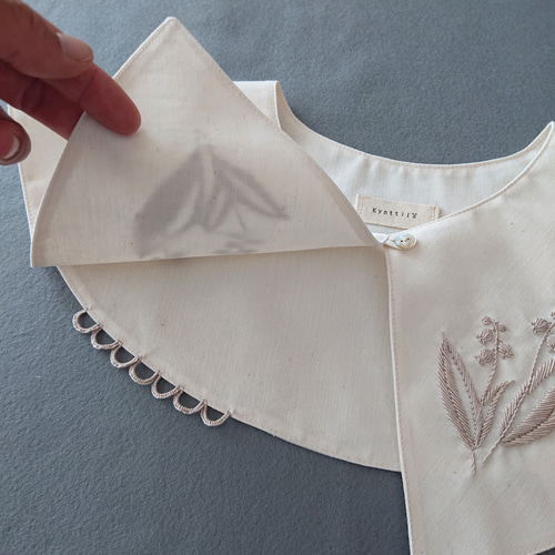 手刺繍つけ襟【アンティークすずらん】大人フリーサイズ 「ナチュラル