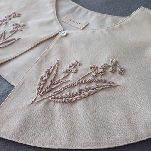 手刺繍つけ襟【アンティークすずらん】大人フリーサイズ 「ナチュラル