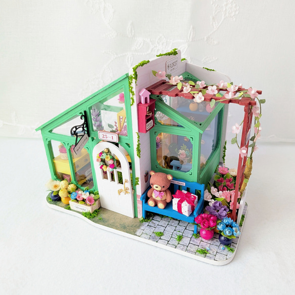 かわいいお花屋さん』ミニチュアドールハウスの完成品です その他