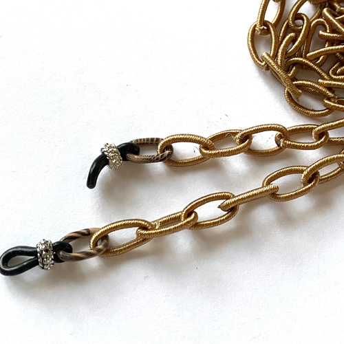 超軽 糸でできたチェーン (ミルクティ）の グラスコード】眼鏡が外れ