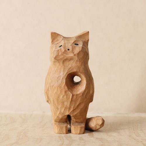 心にぽっかり穴が開いた猫」木彫り 木製 ネコの置物 インテリア雑貨
