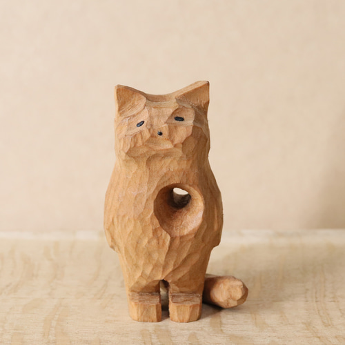 心にぽっかり穴が開いた猫」木彫り 木製 ネコの置物 インテリア