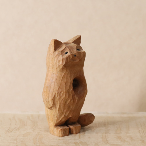 心にぽっかり穴が開いた猫」木彫り 木製 ネコの置物 インテリア雑貨
