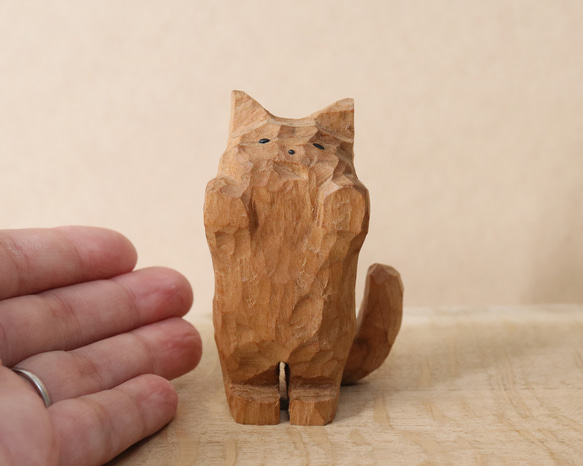 「お手上げな猫」招き猫 木彫り 木製 ネコの置物 インテリア雑貨（木材：山桜）（No.N0055） 19枚目の画像