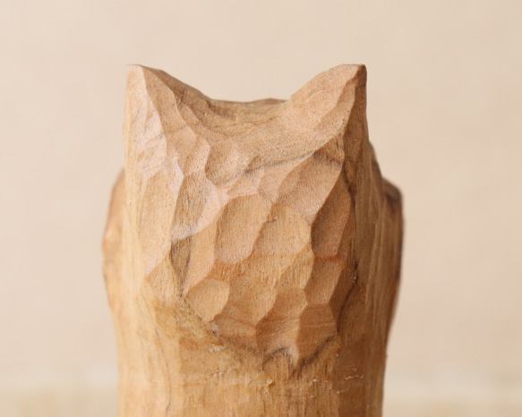 「お手上げな猫」招き猫 木彫り 木製 ネコの置物 インテリア雑貨（木材：山桜）（No.N0055） 16枚目の画像