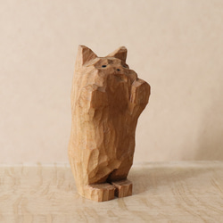 「お手上げな猫」招き猫 木彫り 木製 ネコの置物 インテリア雑貨（木材：山桜）（No.N0055） 10枚目の画像