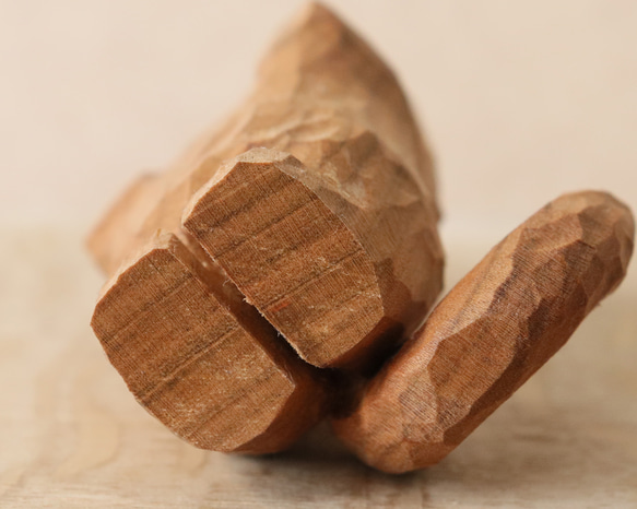 「お手上げな猫」招き猫 木彫り 木製 ネコの置物 インテリア雑貨（木材：山桜）（No.N0055） 17枚目の画像