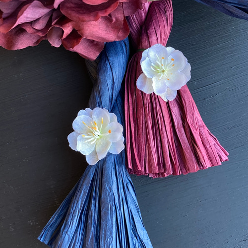 数量限定【お正月】2本取り 大輪ダリアと椿のしめ縄リース rb/nv