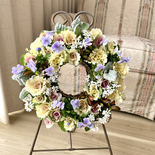 ミニ葉牡丹とビオラの寄せ植えリース ☆*:.｡. 幸せのwreath 「 淑女の