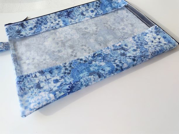 B5　L字ファスナー　クリアポーチ　ペインテッドトラベルズ　リバティ　ラミネート　♡油絵のような花柄のデザイン 3枚目の画像