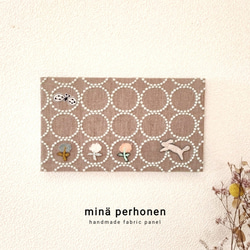 ファブリックパネル　ミナペルホネン　タンバリン　チョウチョ　インテリア　刺繍 ファブリックパネル ミナペルホネン ミニ インテリア チョウチョ