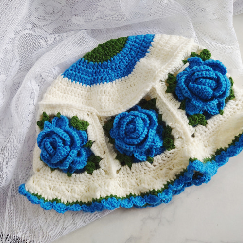 即納》薔薇モチーフ クロシェハット グラニースクエアハット かぎ編み