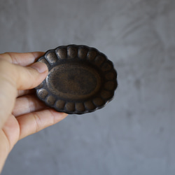 mini豆皿　楕円のディジー花　陶器 8枚目の画像