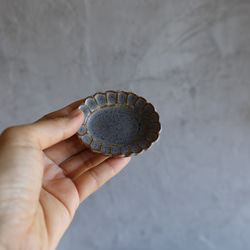 mini豆皿　楕円のディジー花　陶器 12枚目の画像