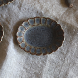 mini豆皿　楕円のディジー花　陶器 11枚目の画像