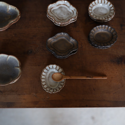 mini豆皿　楕円のディジー花　陶器 14枚目の画像