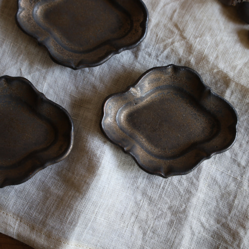 mini豆皿 楕円の輪花 陶器 薬味皿・豆皿 an 通販 18645941｜Creema