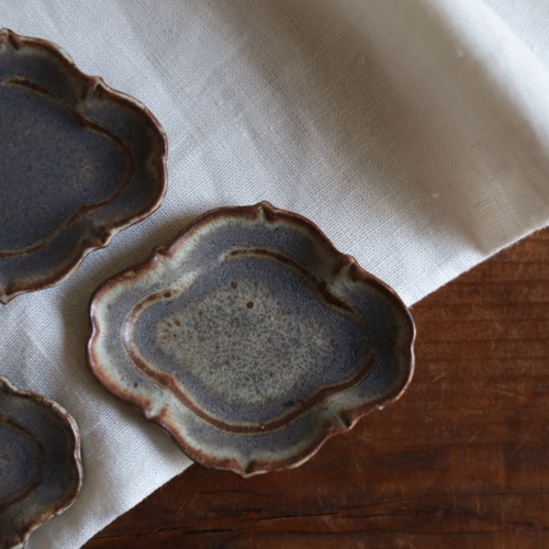 mini豆皿 楕円の輪花 陶器 薬味皿・豆皿 an 通販 18645941｜Creema