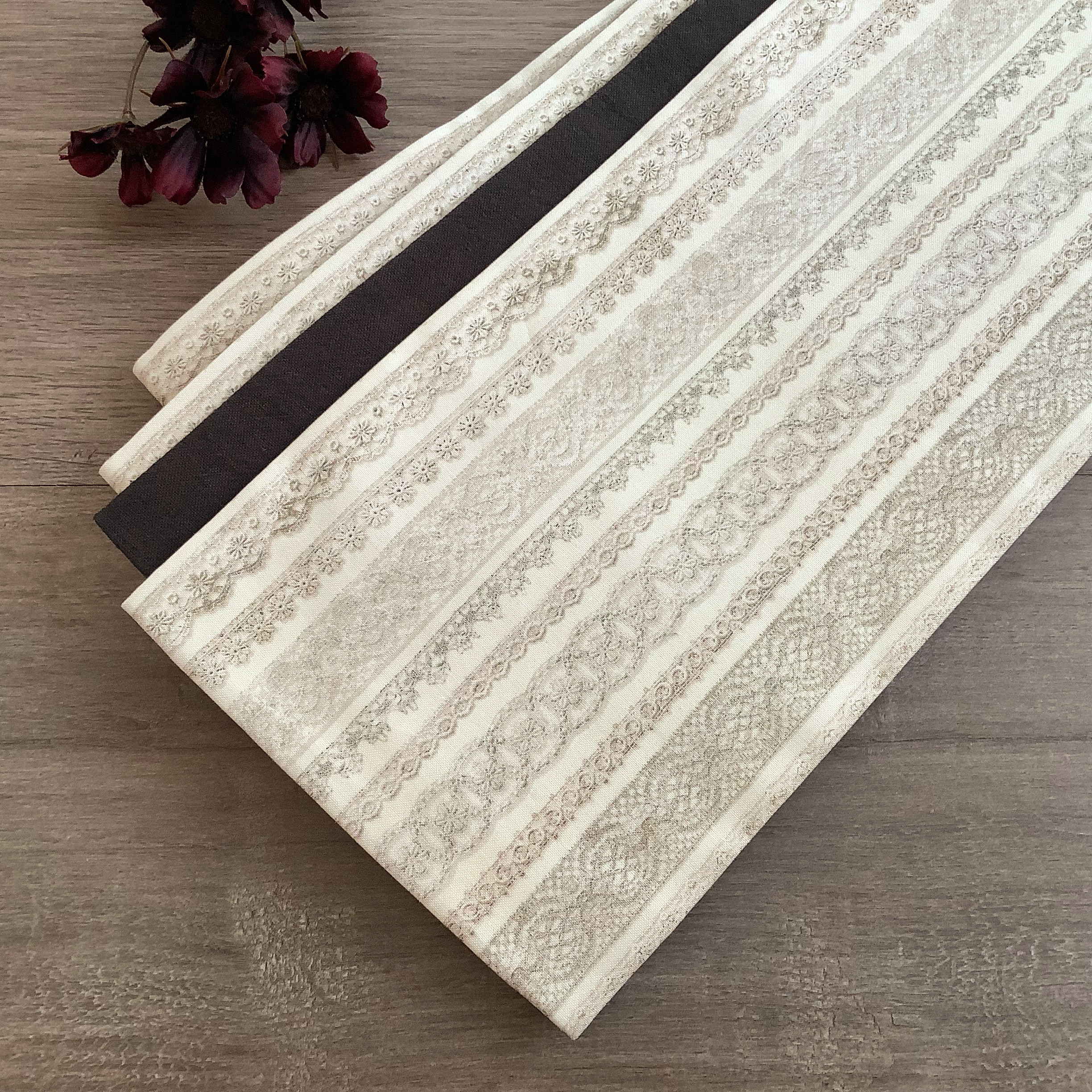 アンティークレース　半幅帯　エクリュベージュ／チャコールグレー