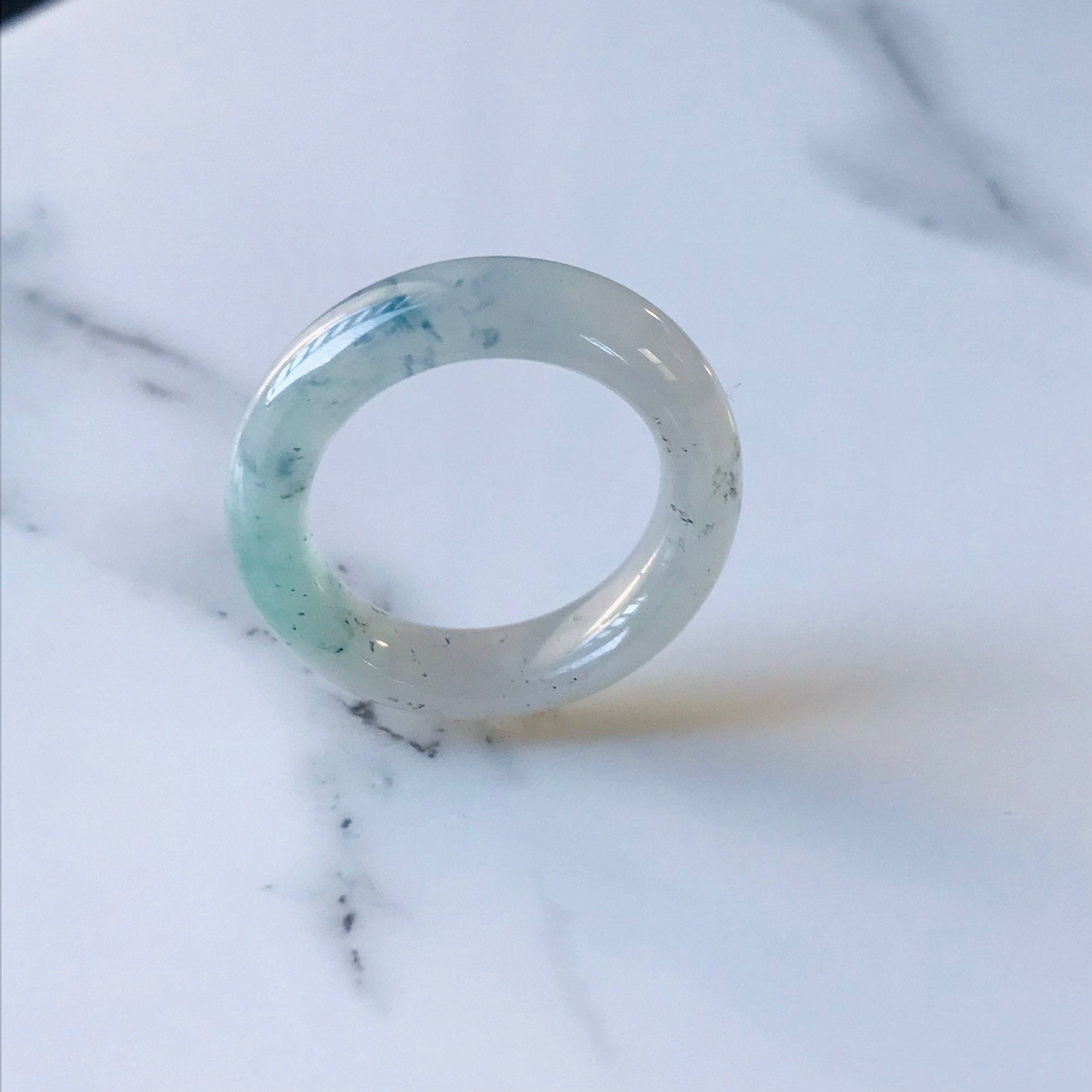 【B300-0127】ジェイド　翡翠　ヒスイ　くりぬき　リング　一点もの　ミャンマー産　18号　氷翡翠