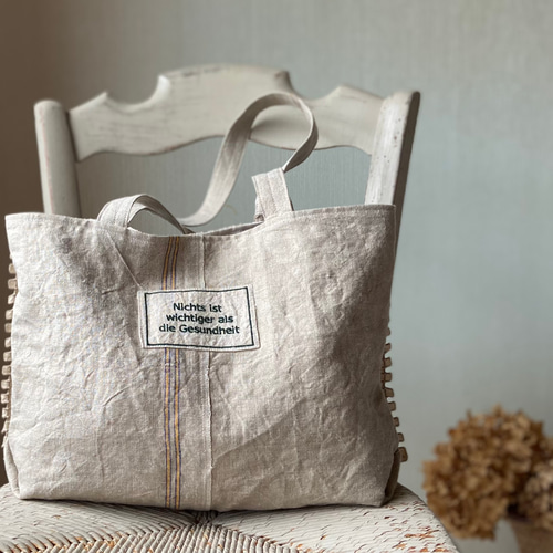 マディラ刺繍*お守りバッグ*アンティークリネン*北欧ライン*大き目