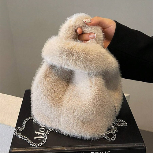秋冬新作 ふわふわ ぬいぐるみ ハンドバッグ レディース、大容量ファー