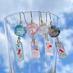 金魚風鈴ピアス レジン ハンドメイド 1ペア 流水紋 和風 アクセサリー