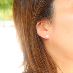 【14kgf】扁平淡水珍珠的夾式耳環 第8張的照片