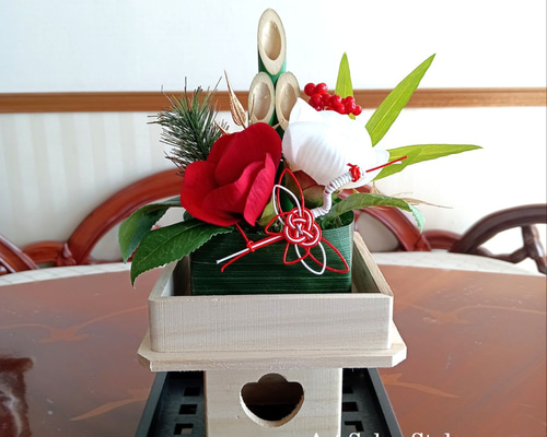 三方に紅白椿のお正月飾り しめ縄・しめ飾り Art Salon Style 通販