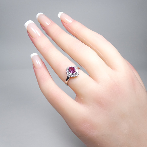 ルビーリング プラチナ900台0.72ct / ダイヤモンド計0.29ct