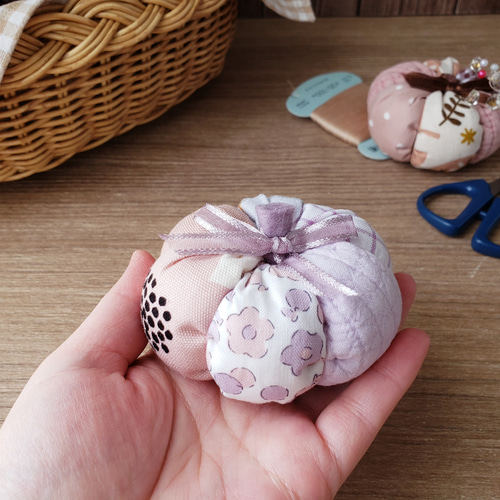 北欧テイストなパッチワークピンクッション 針山 その他雑貨 こはく