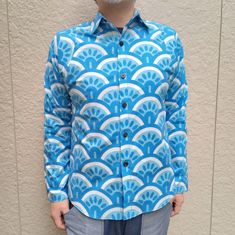長袖デザイナーズファブリックシャツ（鯉のぼり）青い鯉