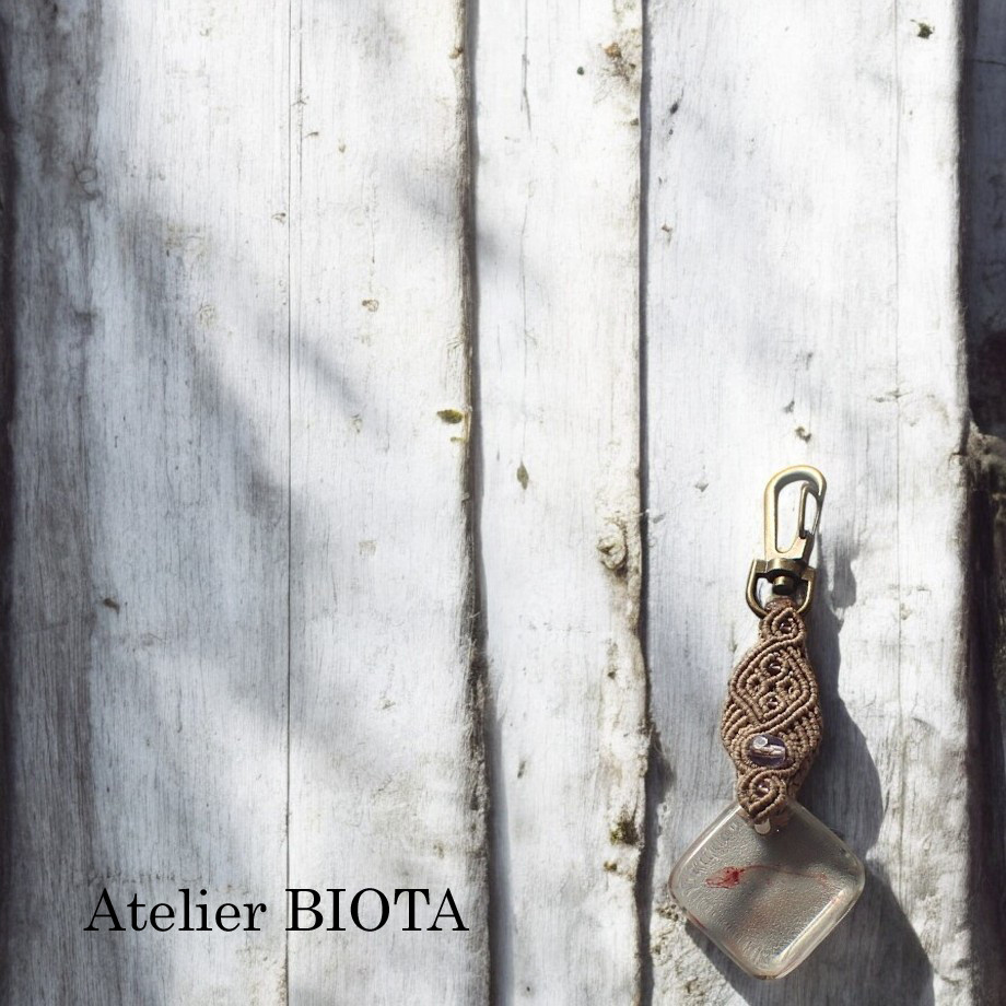 魚類単色染色樹脂封入標本キーホルダー