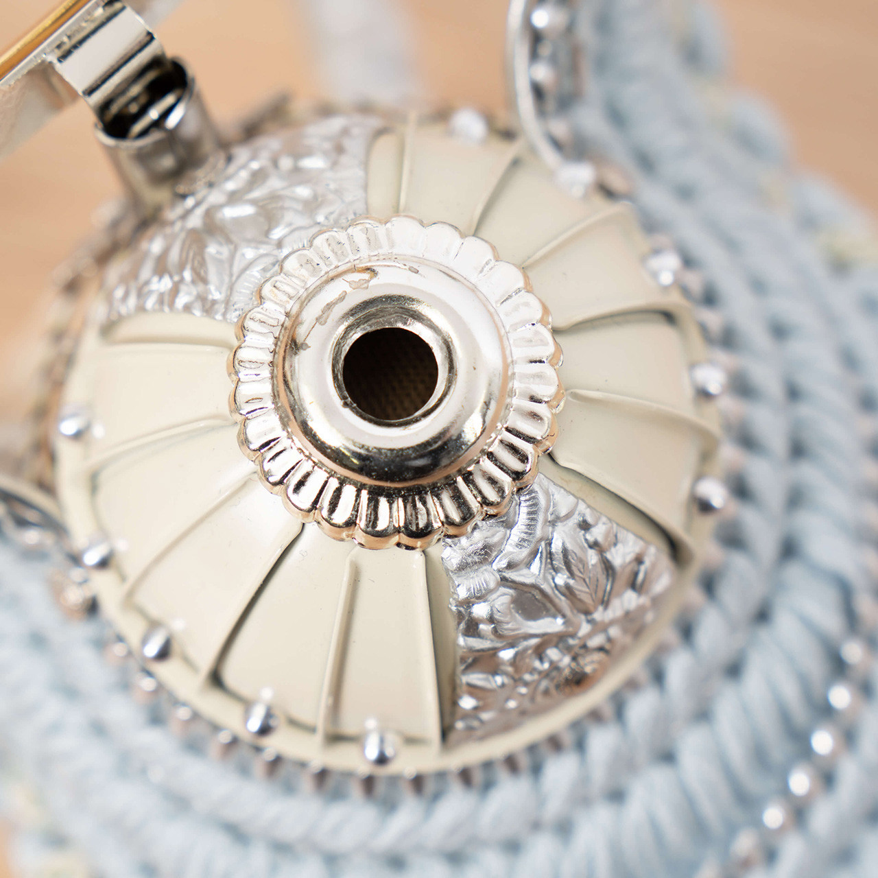 ことのオリジナル兜（5TO-0404）（徳川家康）灯月型飾台　麻の葉｜コンパクトな五月人形｜節句兜