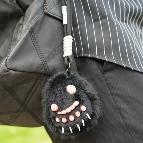 パンダの肉球 ストラップ モフモフ かわいい ぬいぐるみ リアル