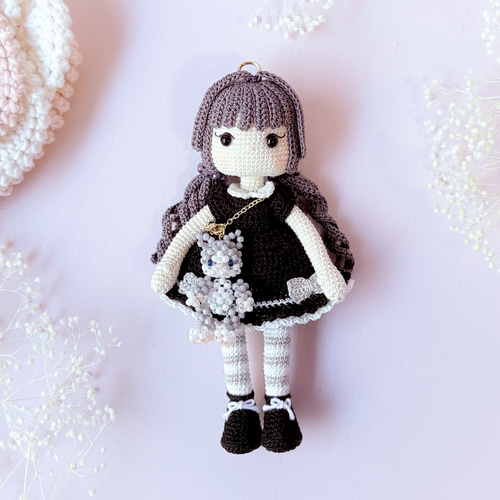 Little girl}あみぐるみ バッグチャーム/シックなカラーのツインテール