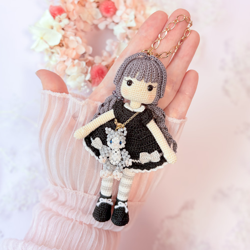 Little girl}あみぐるみ バッグチャーム/シックなカラーのツインテール
