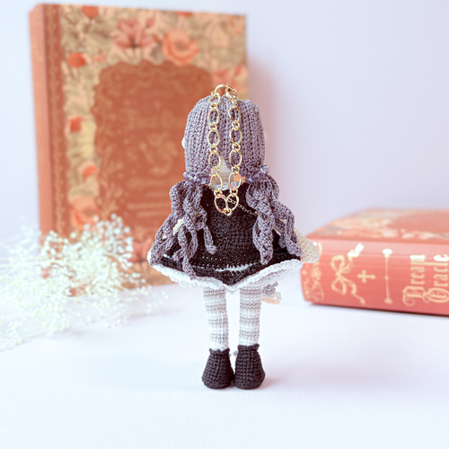 Little girl}あみぐるみ バッグチャーム/シックなカラーのツインテール