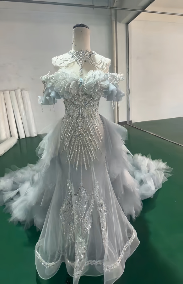 高品質保証！たっぷりビジュー美品 マーメイドドレス キラキラ 二の腕  