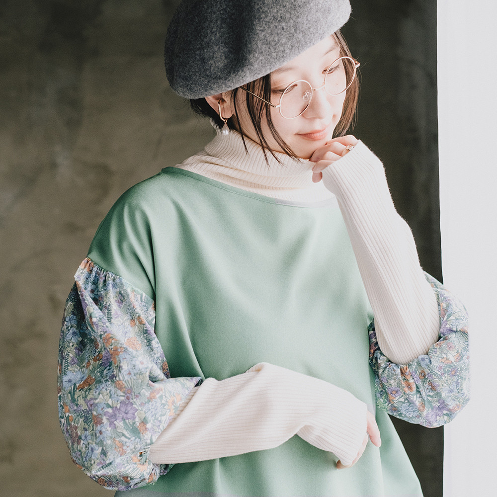 冬から春まで使える！皴になりにくいお手入れ簡単 年中使えるパフスリーブ ブラウス フラワー 花柄 Bグリーン
