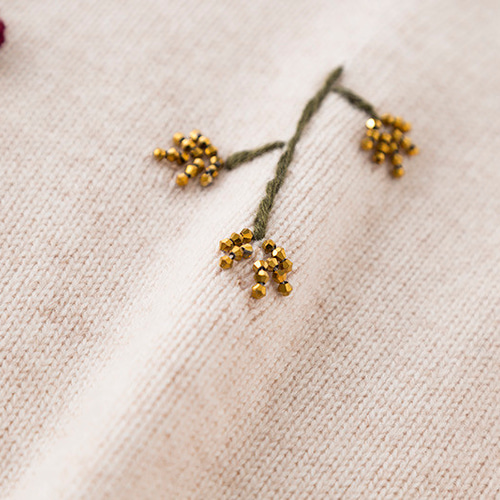 2color】 ウール90% カシミヤ10％ 刺繍セーター エレガント