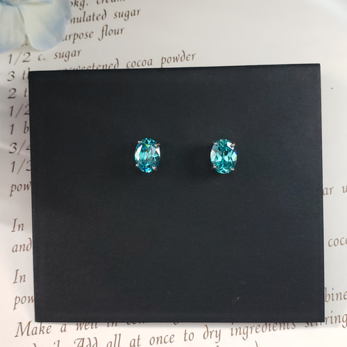 奇跡の煌めき✨ パライバトルマリン 人工宝石 オーバル 8x6mm ピアス