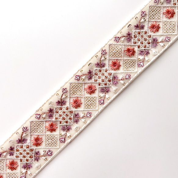 631 【 幅：5cm 】 インド刺繍リボン　アイボリー　チュール　レッド パープル ホワイト 3枚目の画像