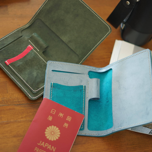 旅の相棒本革イタリアンレザーのパスポートケース 好きなカラー