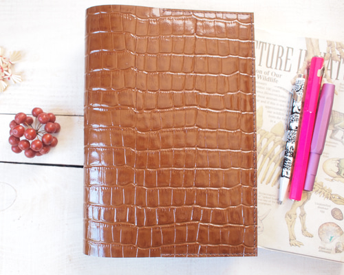 A5本革 艶クロコ柄 厚い本もOK テキスト・手帳カバー 手帳カバー か