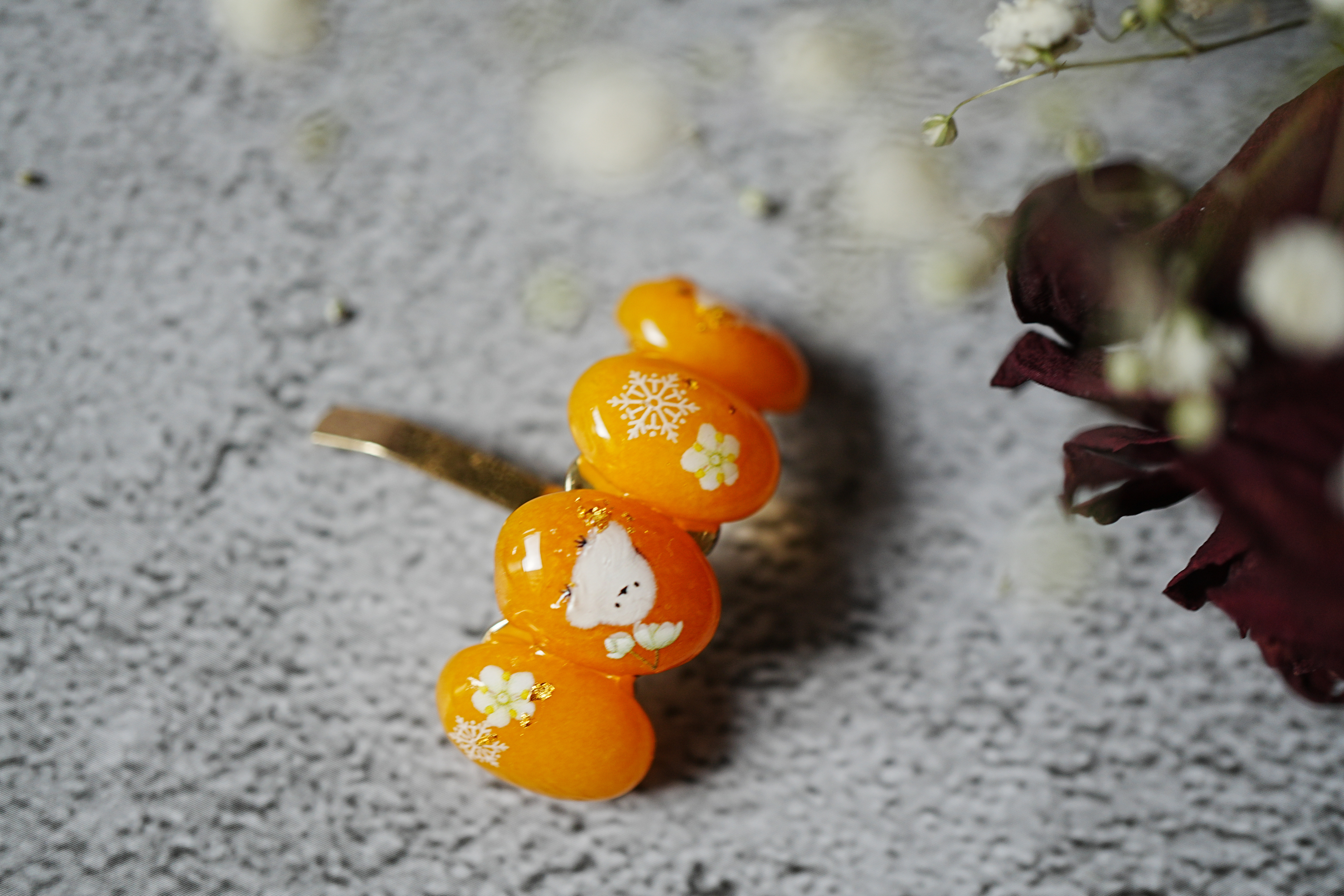 ポニーフック　天然石ホワイトジェイドイエロー染め4連とエルダーフラワー  k18 金箔　一生もの2025