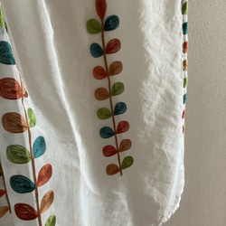 1980円→1500円 レビュー特典 幅108cm × 丈106cm カフェカーテン カラフル葉 刺繍 シンプル 9枚目の画像