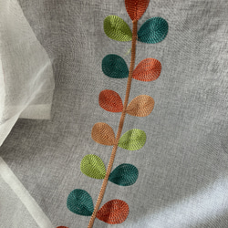 1980円→1500円 レビュー特典 幅108cm × 丈106cm カフェカーテン カラフル葉 刺繍 シンプル 3枚目の画像