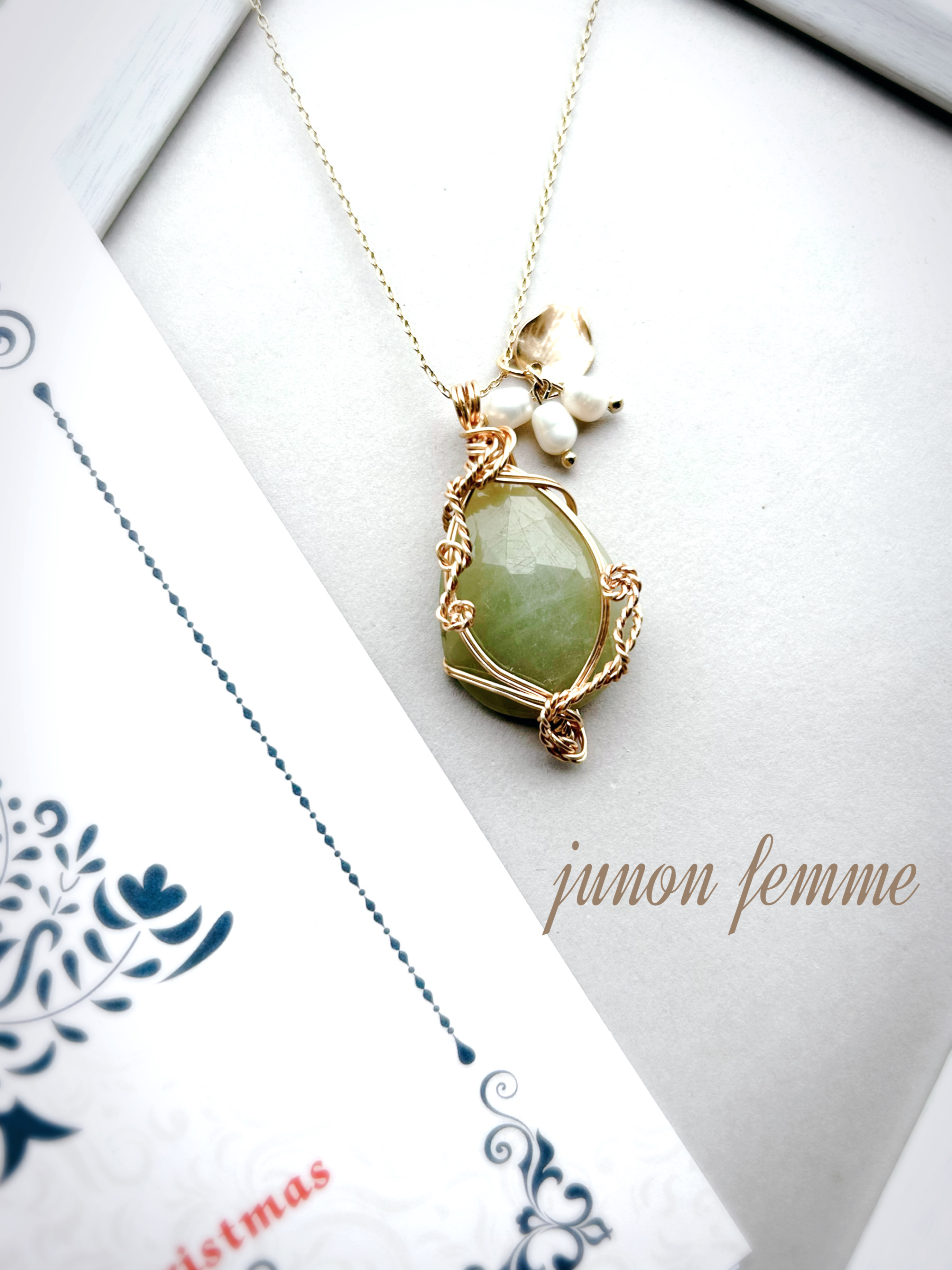 グリーンサファイアネックレス