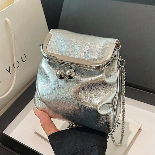 レディース 無地 フラップ クロスボディバッグ チェーン付き、スマホや